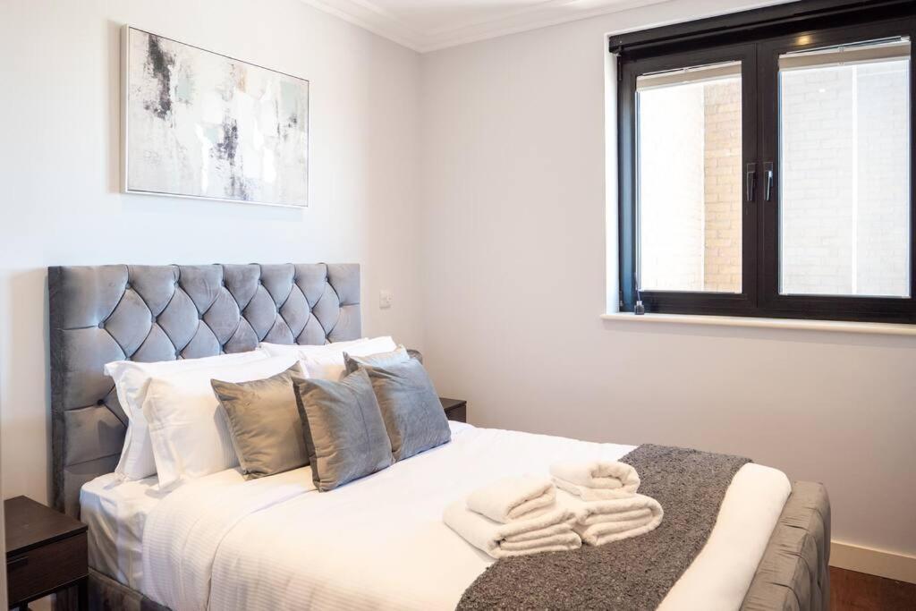 Stunning Views Modern Decor Flat In Kensington * Londen