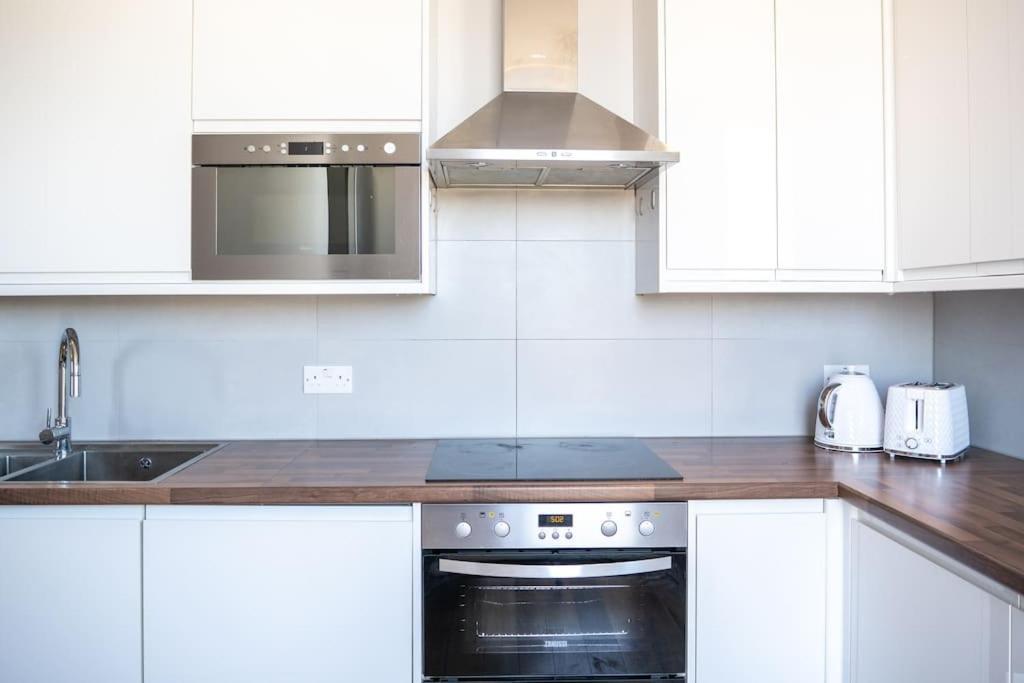 Stunning Views Modern Decor Flat In Kensington Appartement *