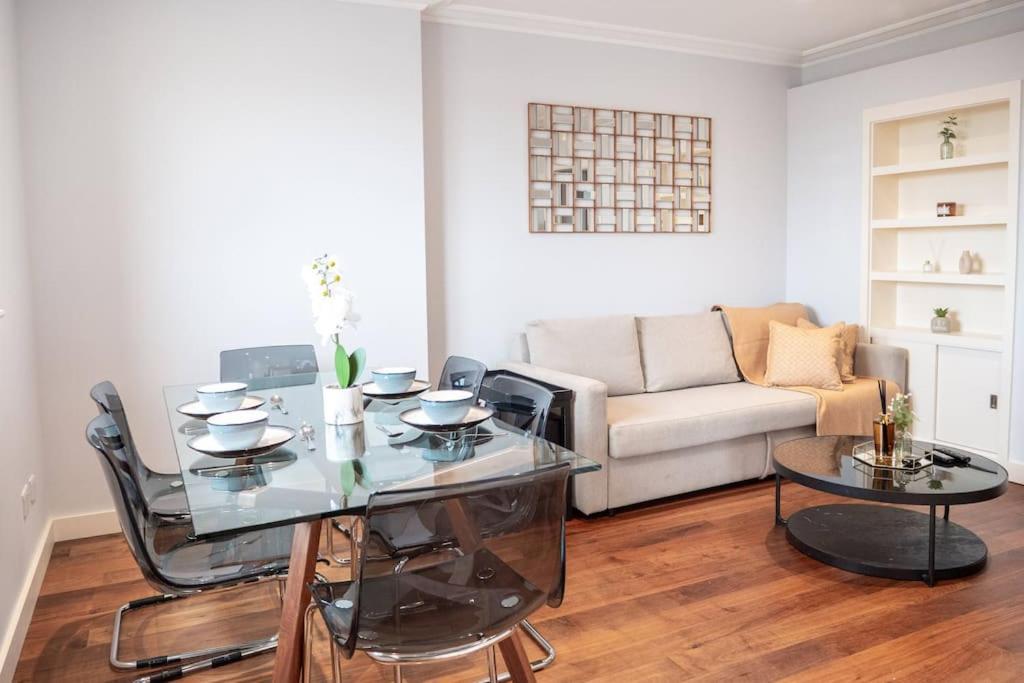 Stunning Views Modern Decor Flat In Kensington Londen